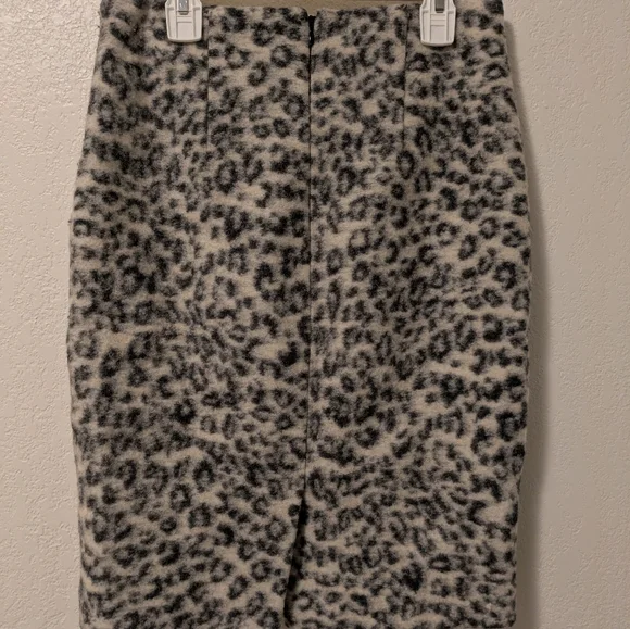 Ann Taylor Wool Blend Animal print skirt - Picture 2 of 4